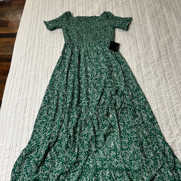 Green Floral Print Off-the-Shoulder Midi Dress - Picture 5 of 9